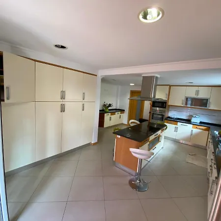 E.d. Luxury House