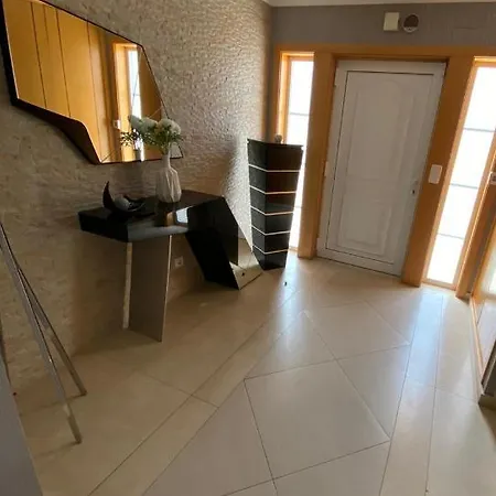 E.d. Luxury House * Ramada