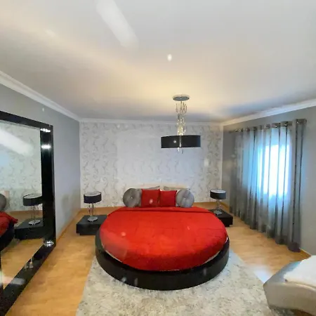 E.d. Luxury House *