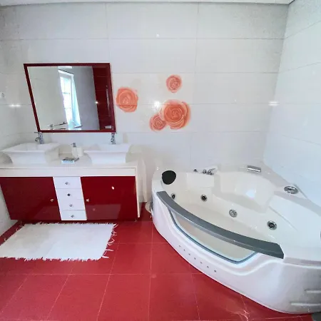 Вилла E.d. Luxury House *